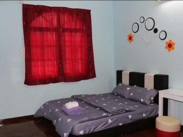 Rent 33 *